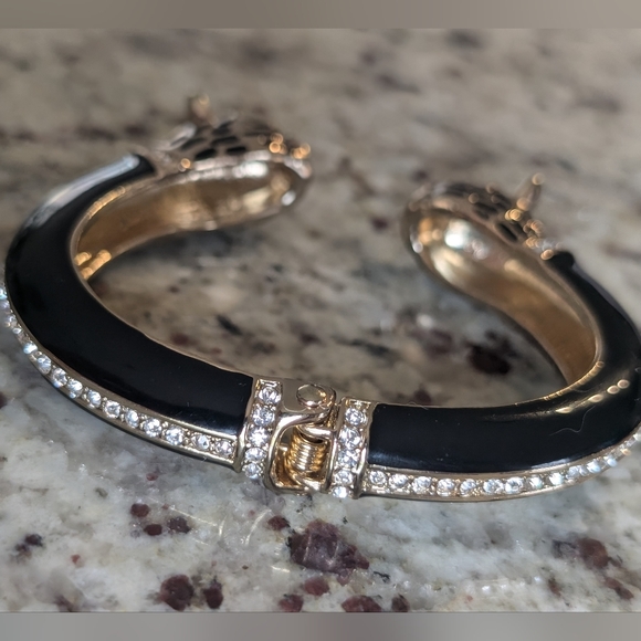 Betsey Johnson Leopard Hinged Bracelet - Picture 3 of 10